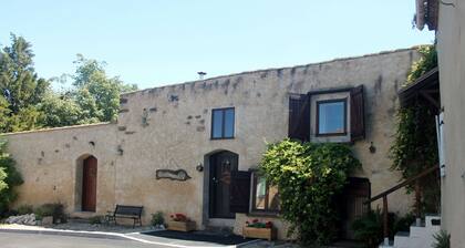 Cosy gĂźte based in the heart of a rural village, 25 mins from Carcassonne