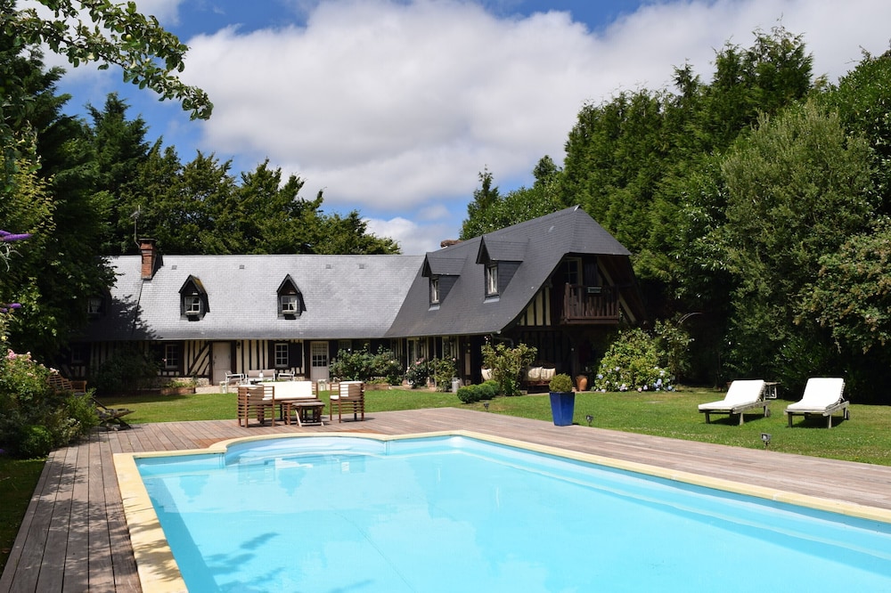 Charming farmhouse with swimming pool in Normandy - Family suite