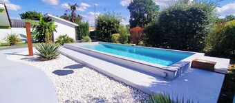 Gite with swimming pool, wellness area hot tub between Bordeaux & Lacanau ocean