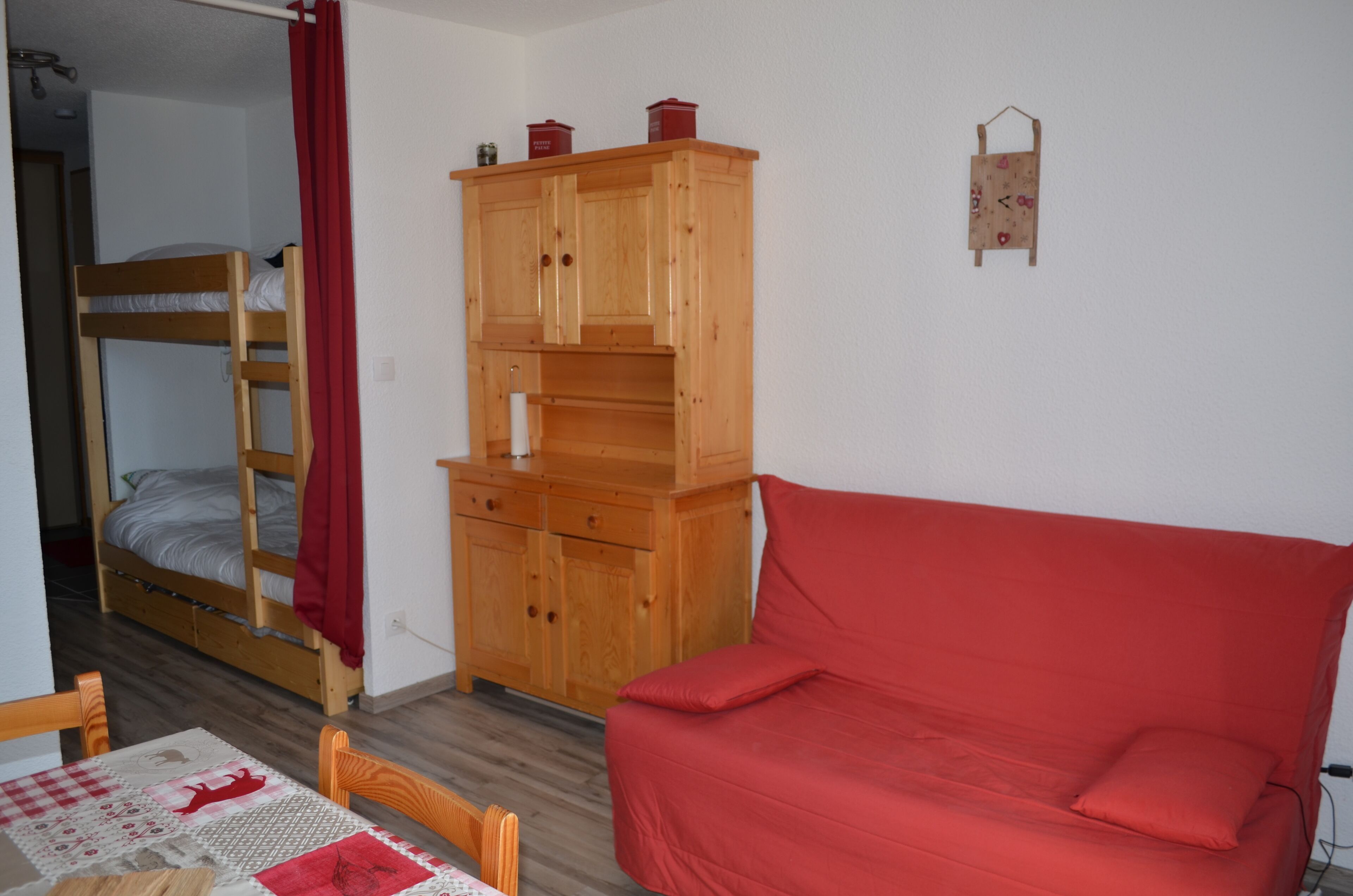 LARGE STUDIO AT CARROZ D'ARRACHE