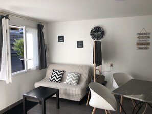 Smart TV - Quai sud Gîte 2/4 P. Accessible PMR 100m from the beach (Ver-sur-Mer)