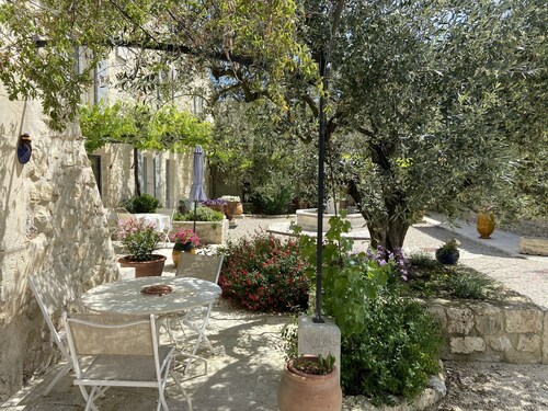 Très beau Gîte dans Mas provençal
