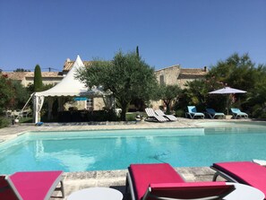 Pool - Beautiful Gîte in Mas provençal (La Garde-Adhémar)