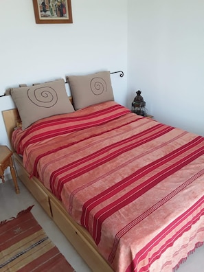 1 bedroom, internet, bed sheets