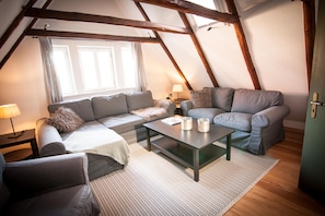 Fernseher, Stereoanlage