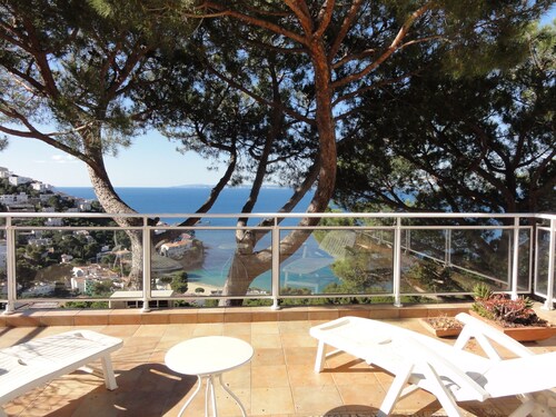 Magnificent view of Canyelles cove - Costa Brava 10mn walk from the beach