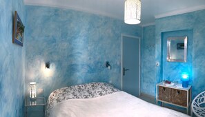 2 bedrooms, iron/ironing board, travel crib, free WiFi