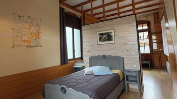 1 slaapkamer, een strijkplank/strijkijzer, reisbedje, gratis wifi