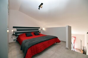 1 slaapkamer, een strijkplank/strijkijzer, gratis wifi