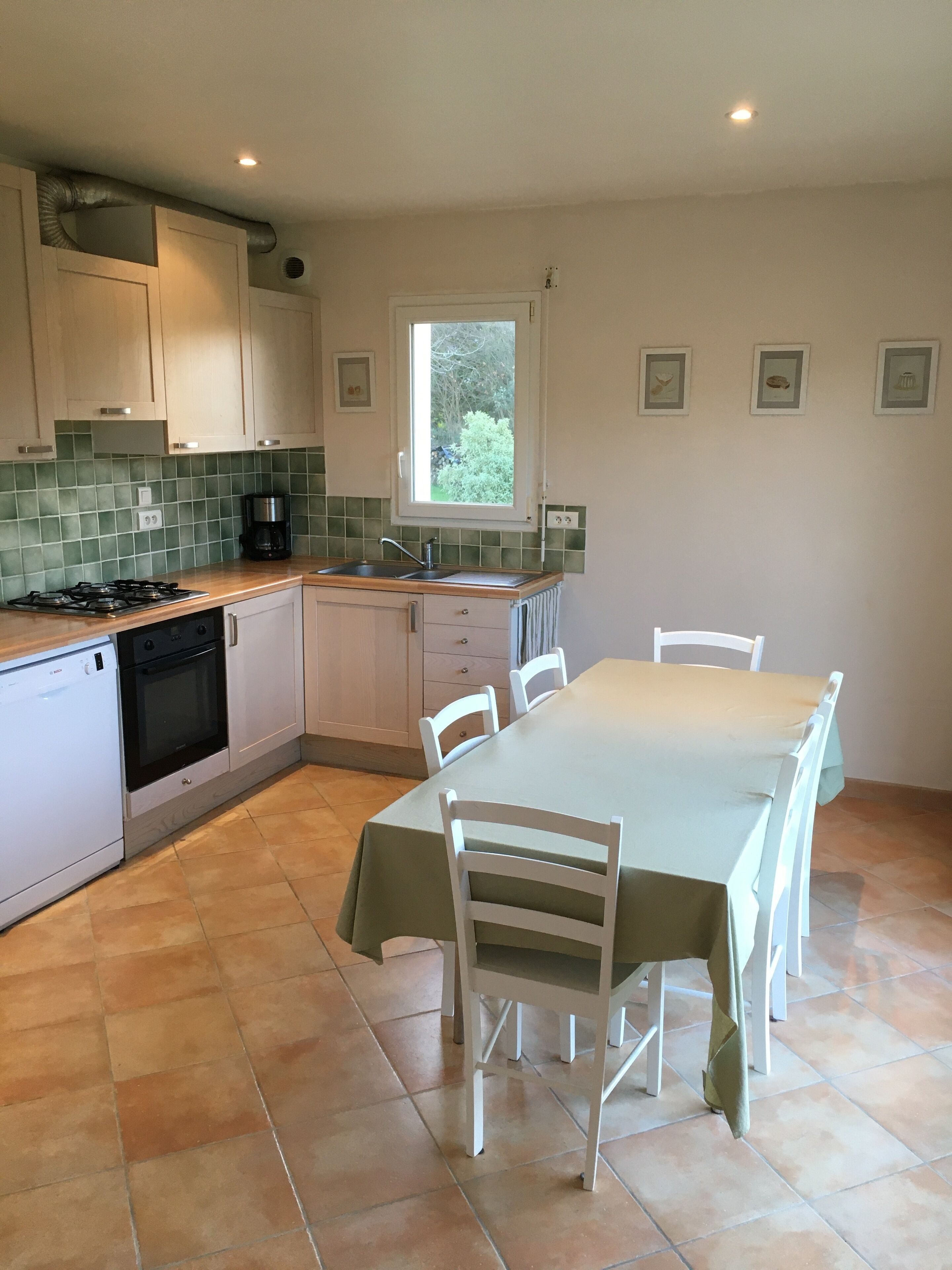 House with large peaceful garden. Beaches nearby. Near the Trinité-sur-Mer