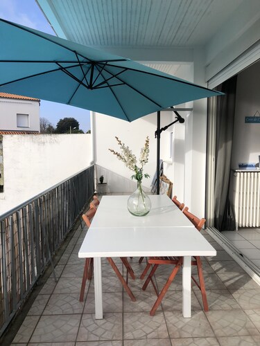 Charming apartment in Royan, near the port, beaches, market.