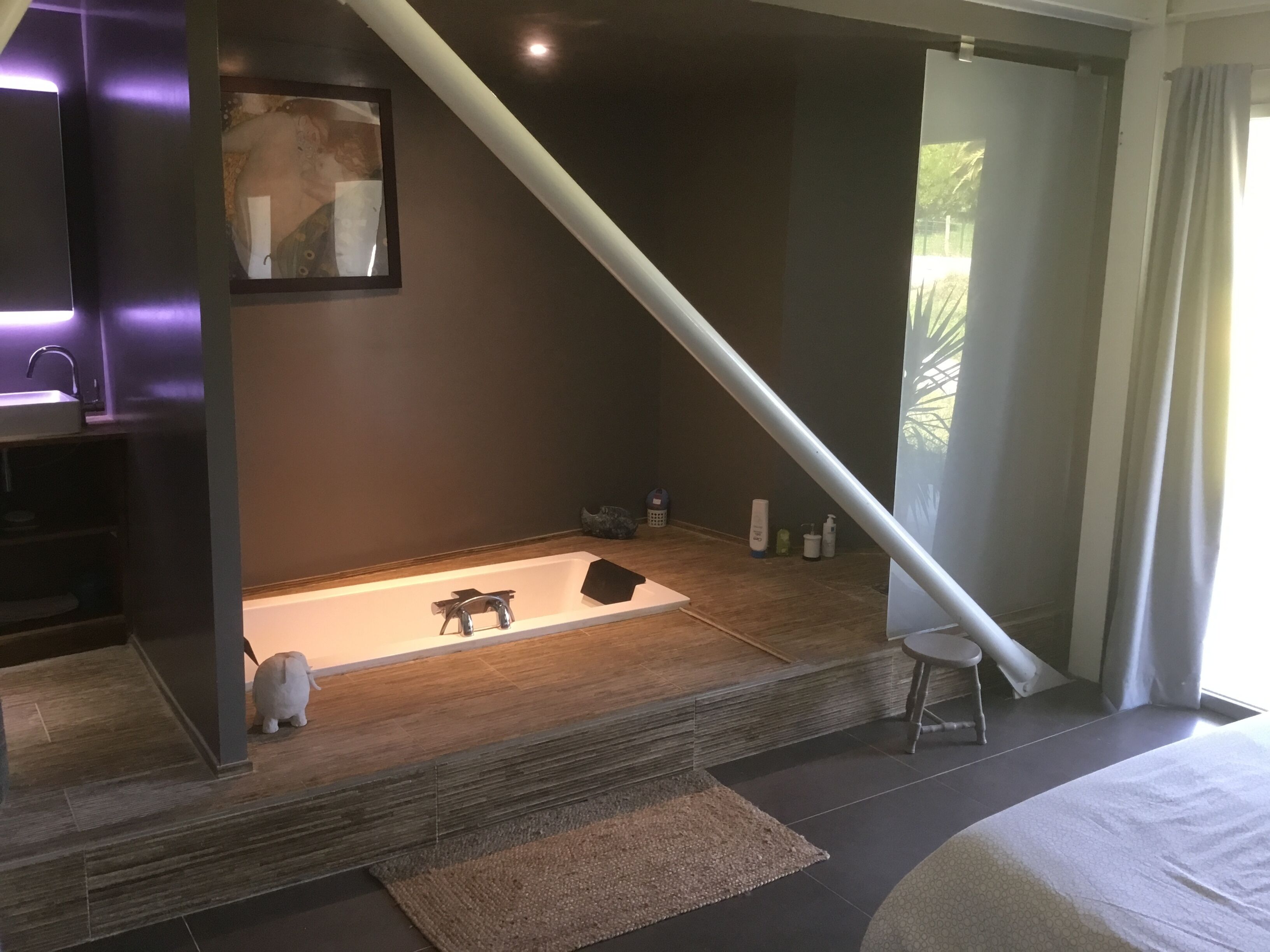 Loft-style villa of 200 m2 7 km from Biarritz.