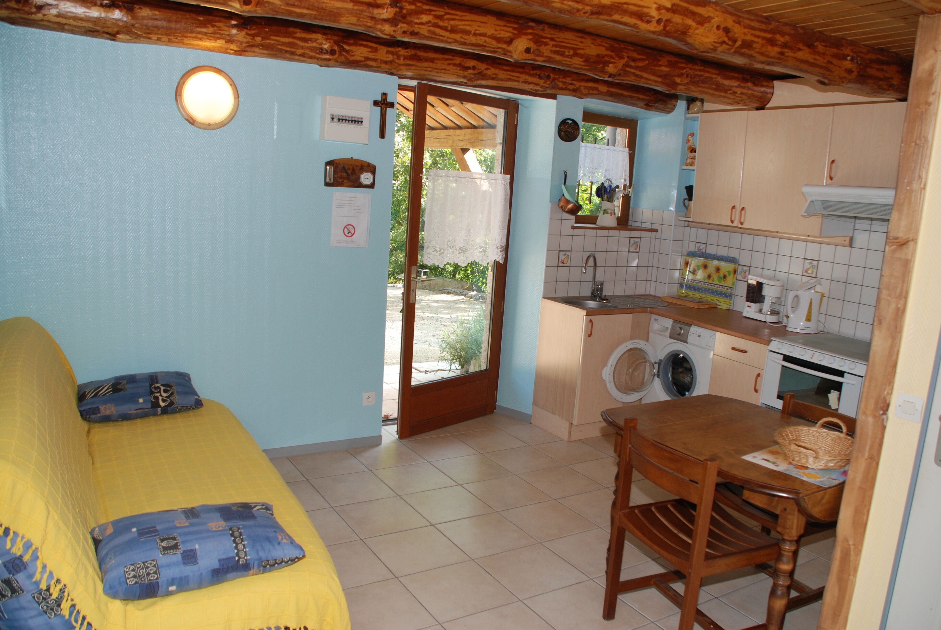 Blue Cottage in Casteljau