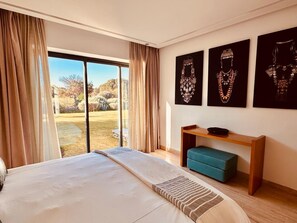 3 bedrooms, in-room safe, iron/ironing board, travel crib