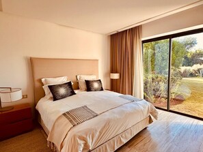 3 dormitorios, caja fuerte, tabla de planchar con plancha