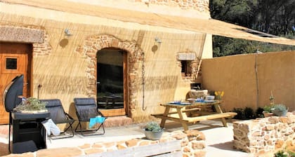 A cottage SENTEURS DE GARRIGUE offers peace and quiet in a corner of nature
