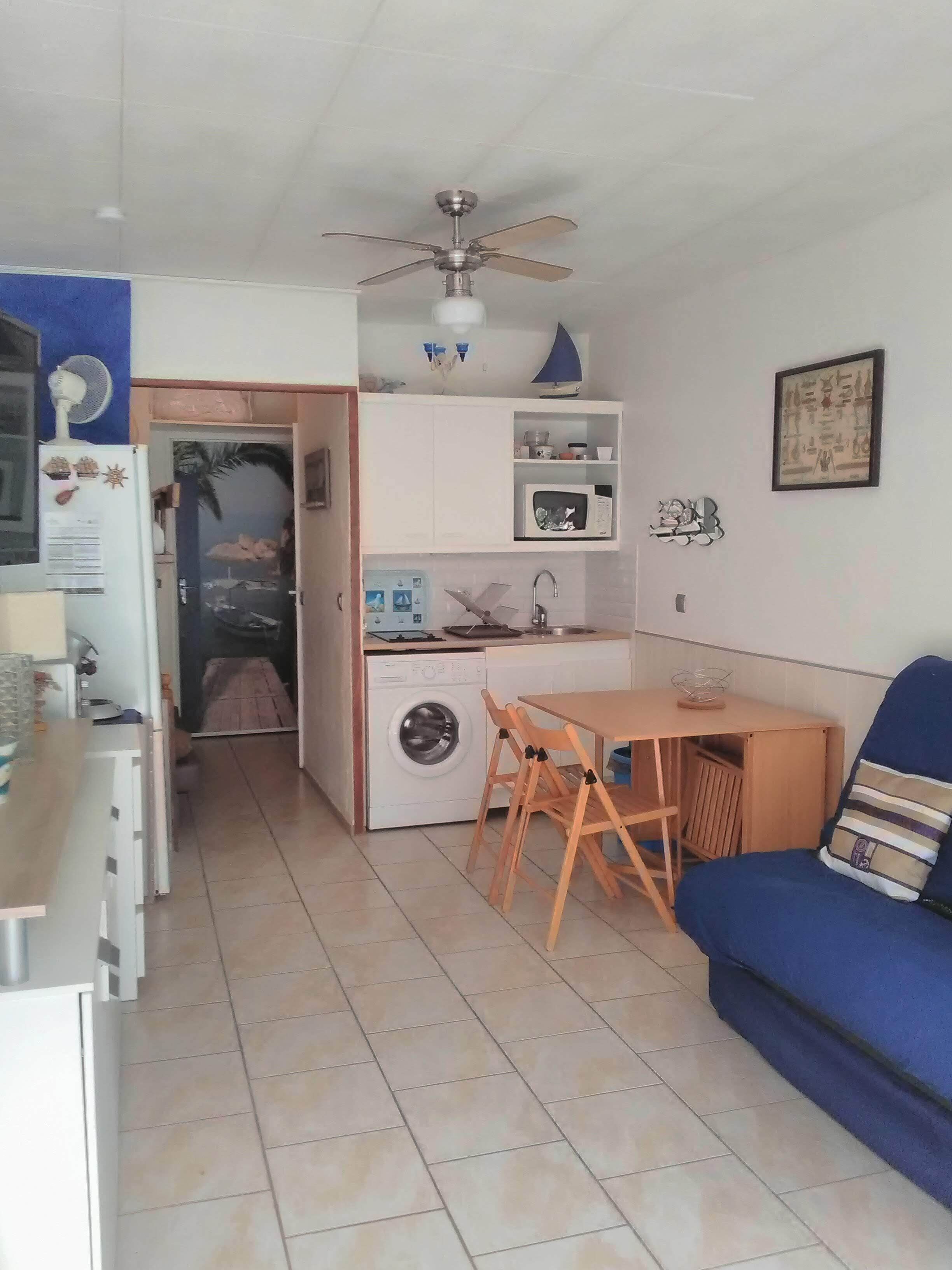 STUDIO NEAR LAKE PONANT