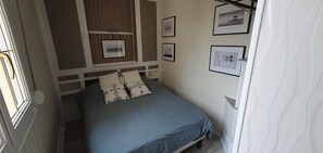 1 bedroom, travel crib, free WiFi, bed sheets - lilac Maladière (Dijon)