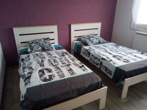 3 bedrooms, iron/ironing board, travel crib, free WiFi