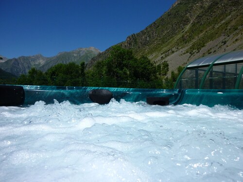 77m2 apartment, 7/9 people in a chalet, 3 bedrooms, swimming pool, jacuzzi