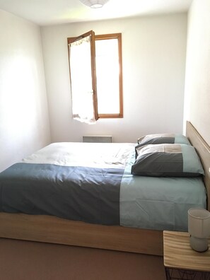 1 chambre, lit de bébé portatif, Wi-Fi, literie fournie