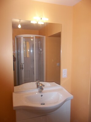 Shower - country house in the heart of Ségala lot (Linac)