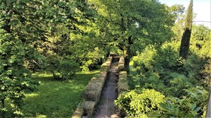 Property grounds - Domaine de Berre with 1ha Park and Pool House (Berrias-Et-Casteljau)