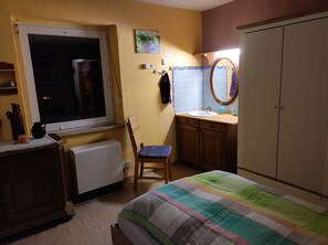 1 Schlafzimmer, Bügeleisen/Bügelbrett, kostenloses WLAN, Bettwäsche