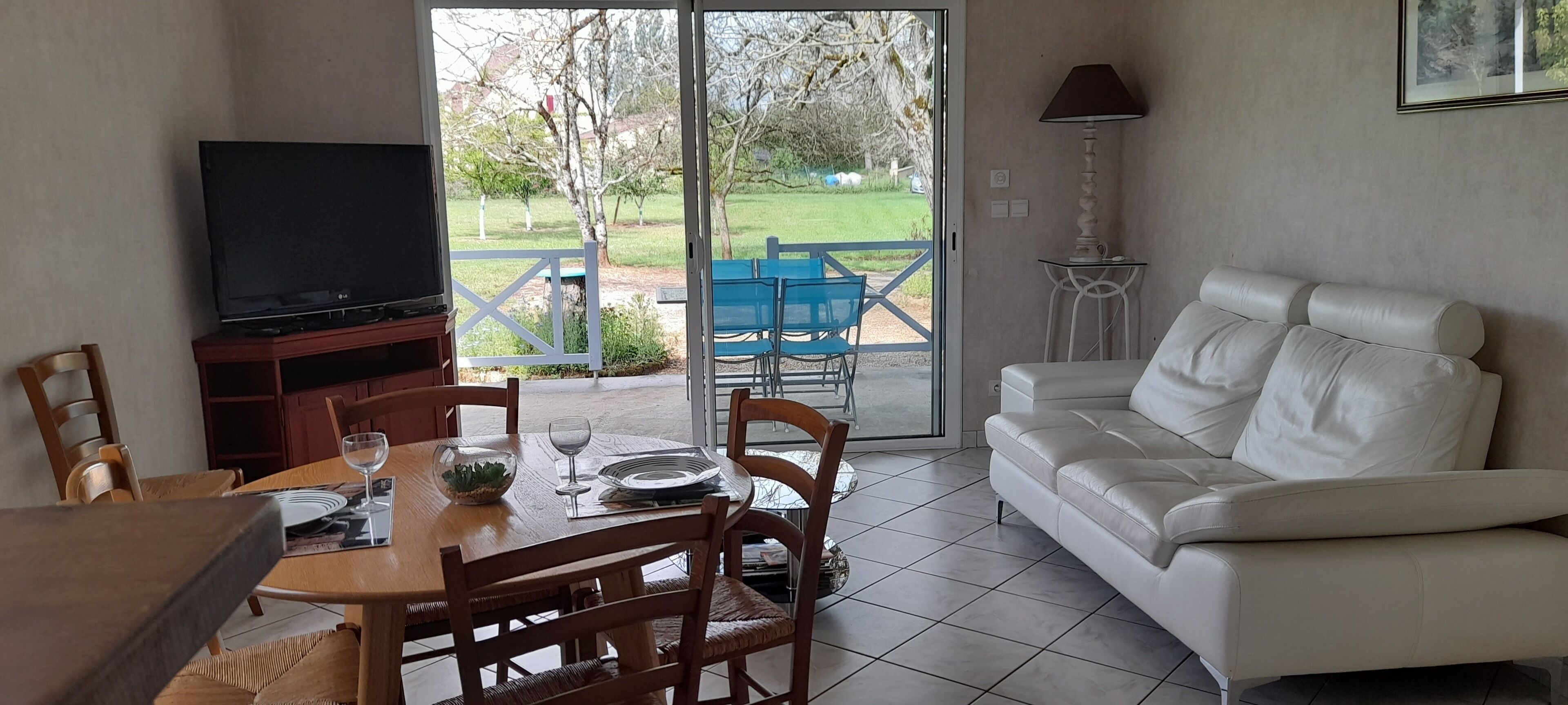 located in Périgord at 4 km from sarlat holiday cottage 52m2, 1 bedroom