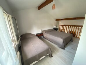 2 soverom, strykejern/-brett og wi-fi (inkludert)