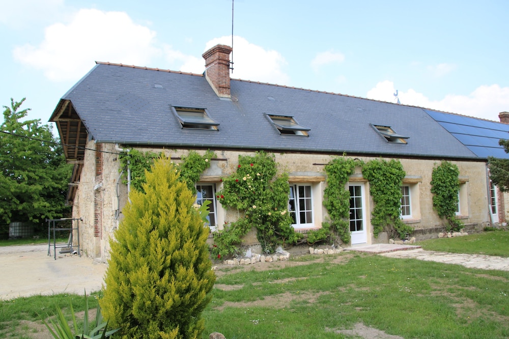 House completely renovated in the countryside in tourist village