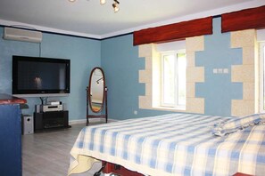 6 chambres, fer et planche à repasser, accès au Wi-Fi (inclus)