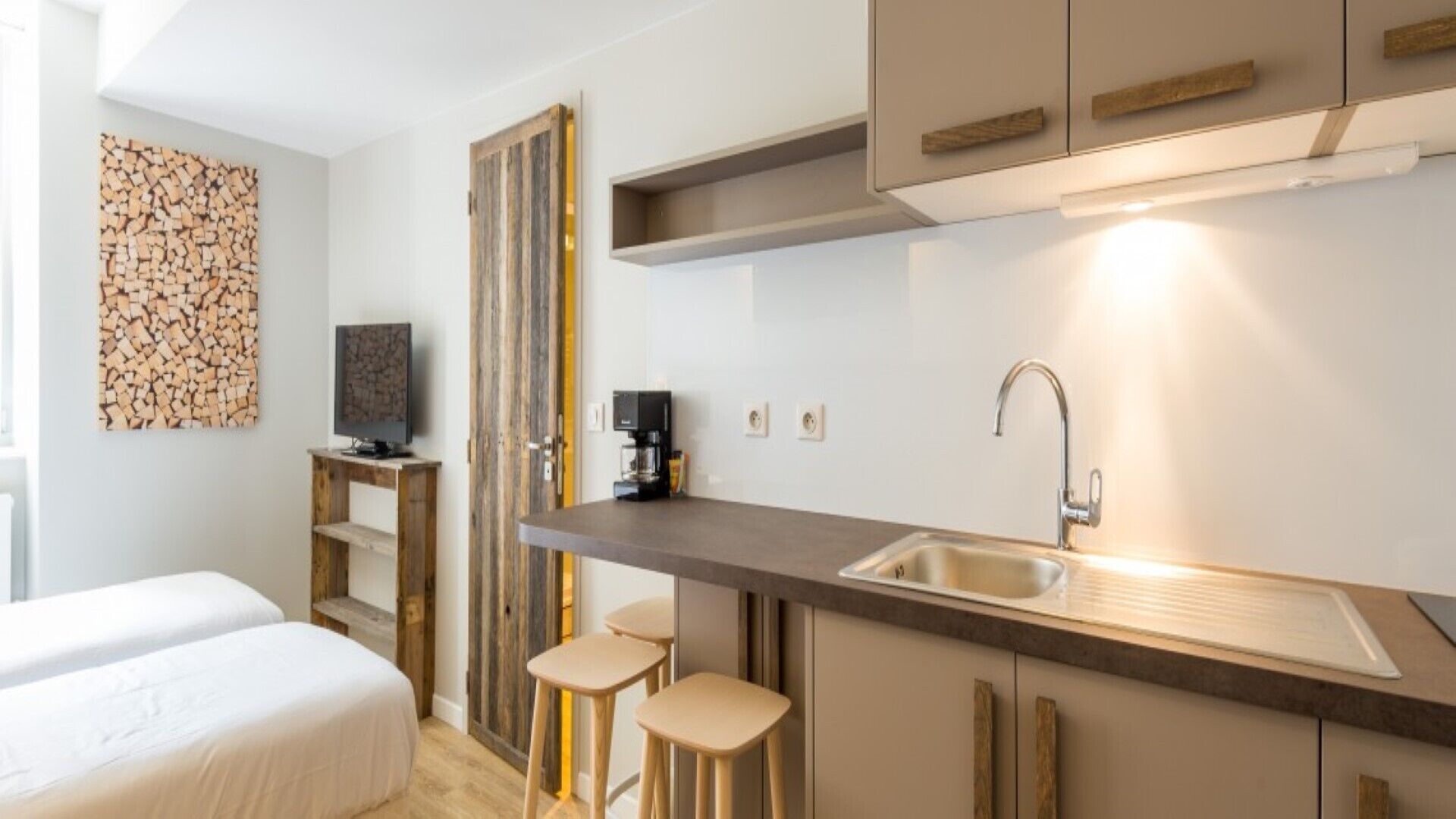 1 chambre, fer et planche à repasser, Wi-Fi, draps fournis