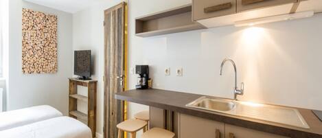 1 chambre, fer et planche à repasser, Wi-Fi, draps fournis