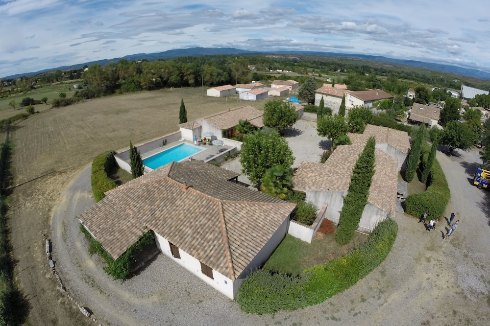 "Treille C" Comfortable villa with 3 bedrooms, Pool, Terrace, BBQ 8p