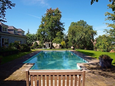 Outdoor pool, a heated pool. Charming B&B with character at the edge of the Ardennes
