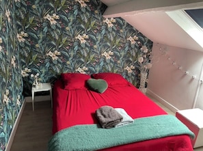 3 bedrooms, iron/ironing board, travel crib, free WiFi