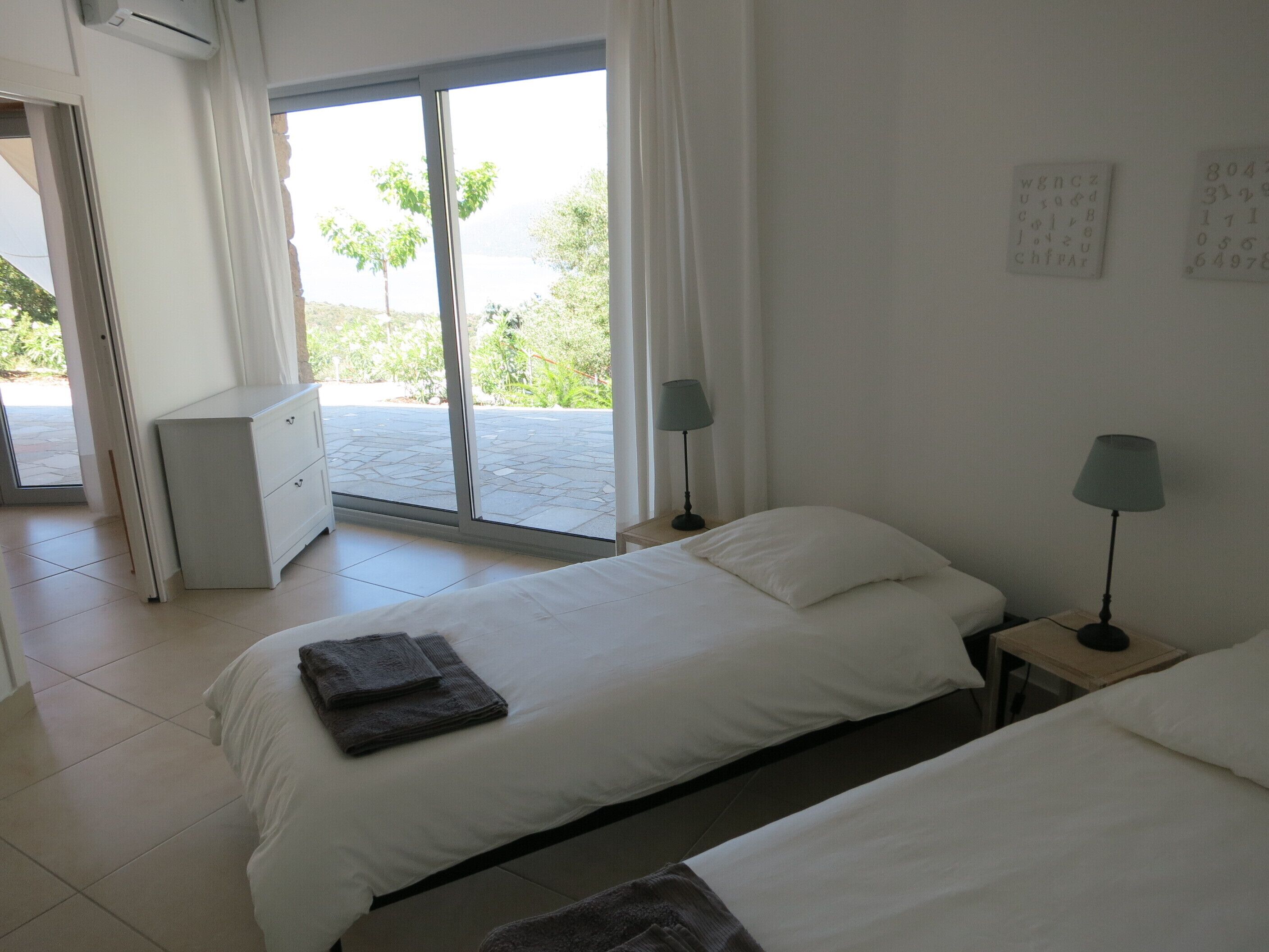 Ground floor villa 4 to 6 people with pool access sea view South Corsica