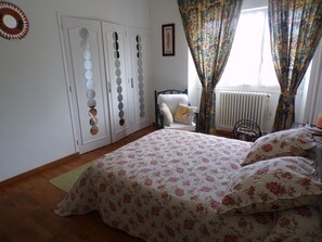3 dormitorios, tabla de planchar con plancha, wifi y ropa de cama