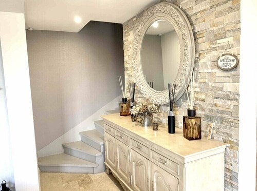 House with heated swimming pool 29° / 01 hours 10 PARIS - 8 people MAX