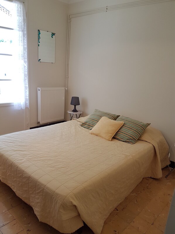 1 chambre, fer et planche à repasser, Wi-Fi