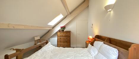 1 dormitorio, tabla de planchar con plancha, wifi gratis