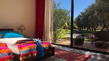 2 bedrooms, iron/ironing board, travel cot, WiFi