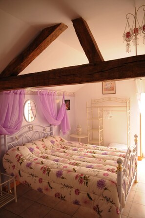 2 Schlafzimmer, Bügeleisen/Bügelbrett, Reisekinderbett, kostenloses WLAN