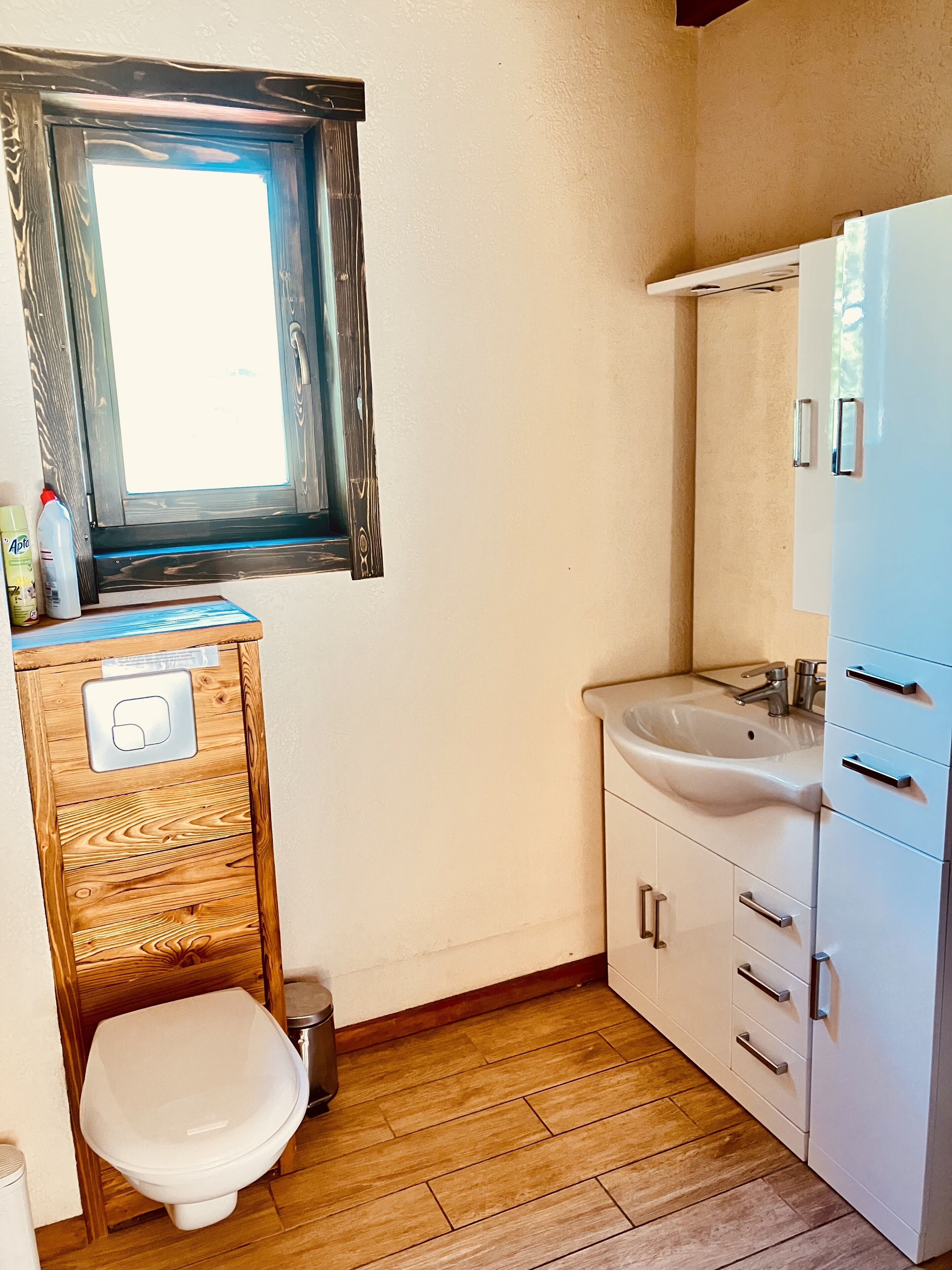 Spacious chalet, mountain view. 