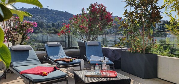 Terrace/patio - Penthouse apartment with sea view and very large terrace and pool (Cannes)