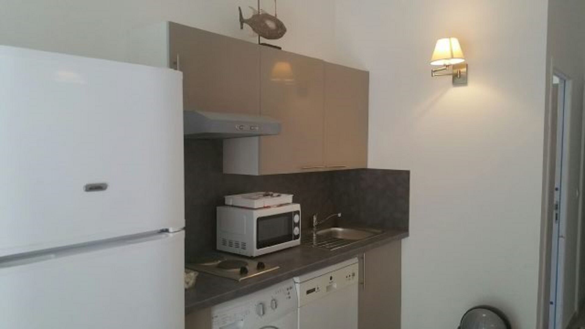 HORIZON facing the sea