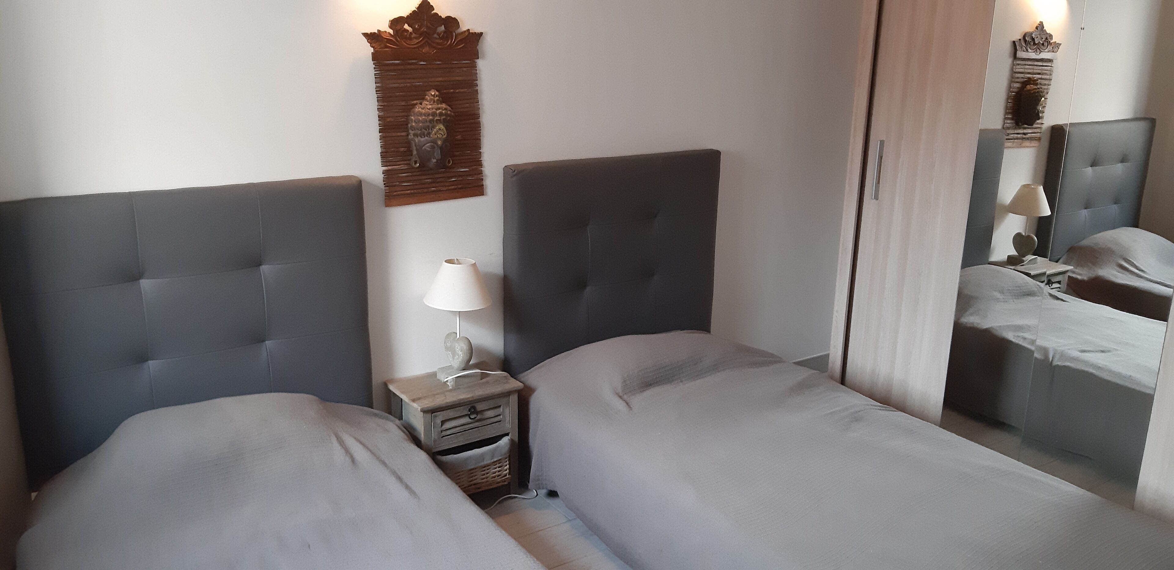 HORIZON facing the sea