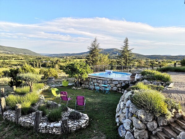 Pool - La Casa, Charming little house of Provence (Ongles)