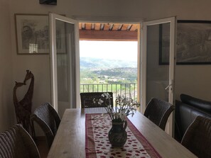 Dining - La Casa, Charming little house of Provence (Ongles)